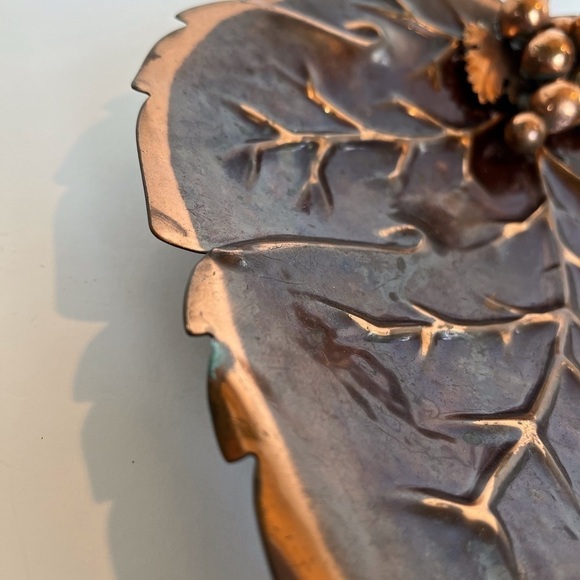 Vintage Copper Grape Leaf Metalware Tray - Picture 7 of 11